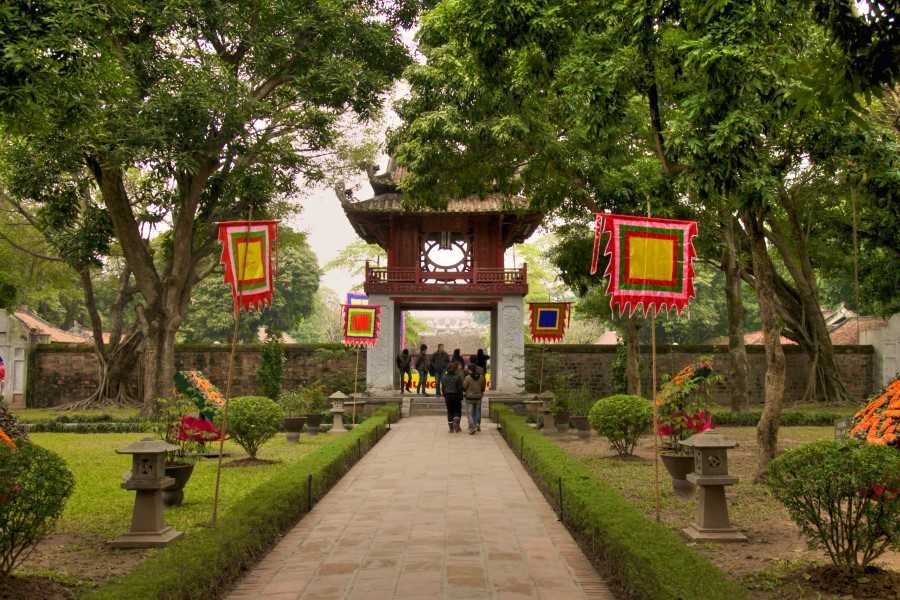 Świątynia Literatury w Hanoi (Wietnam Północny) - zwiedzaj stolicę Wietnamu z Wczasywazji.pl!